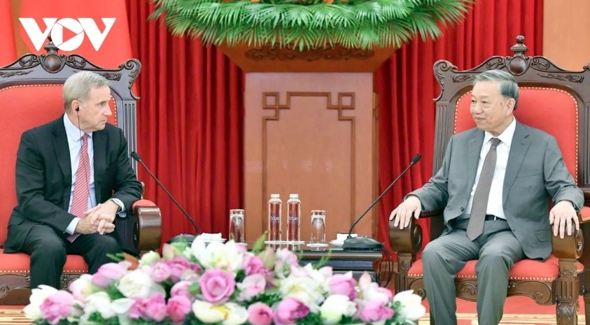 Party leader hails Qualcomm's successful investment projects in Vietnam